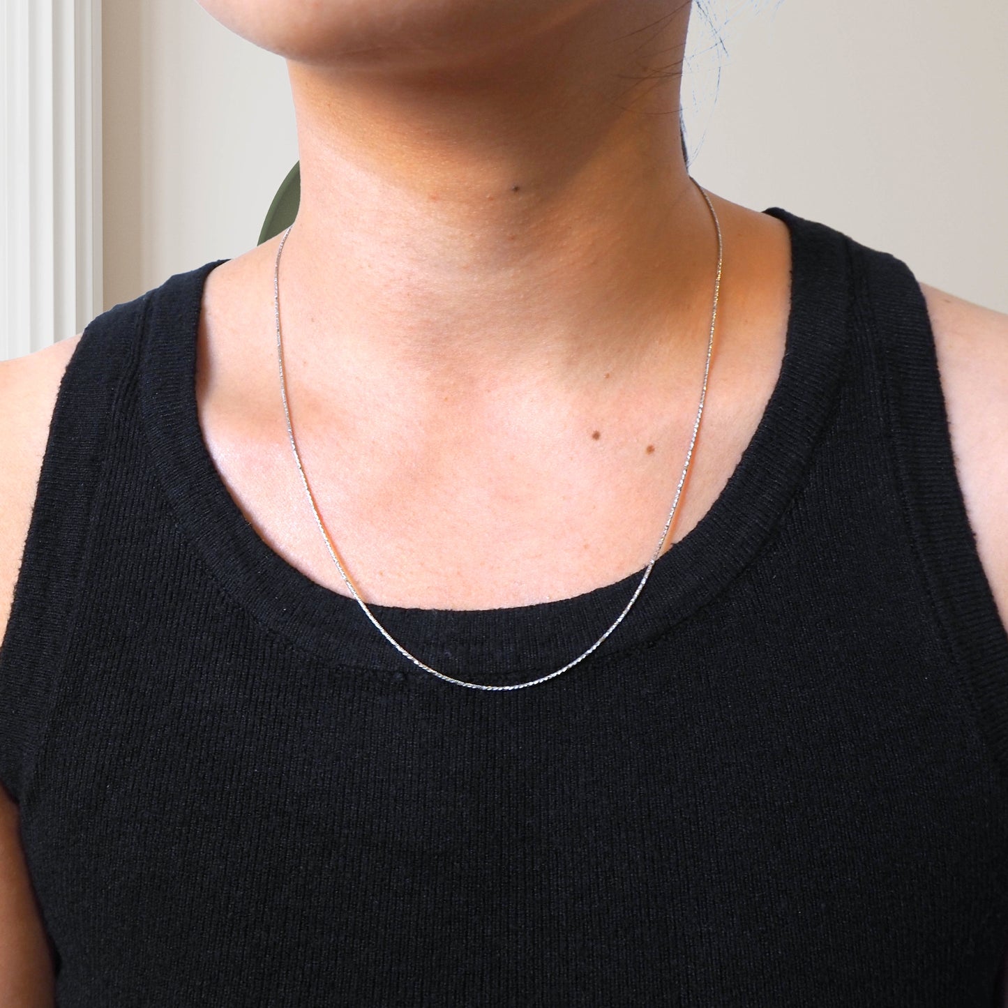 Sleek Shimmer Necklace 18"